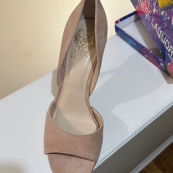 Vince Camuto Women's Nude Heels - Picture 5 of 5